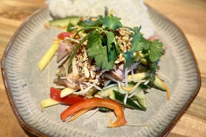 Teller mit leckeren Speisen (1)