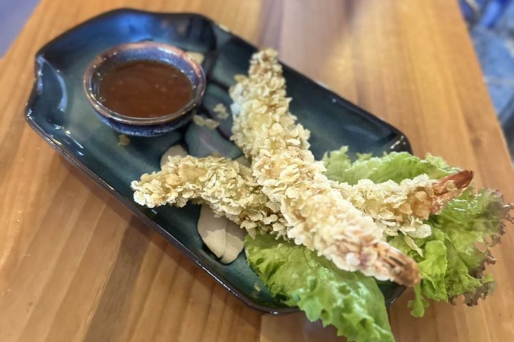 Teller mit leckeren Speisen (2)