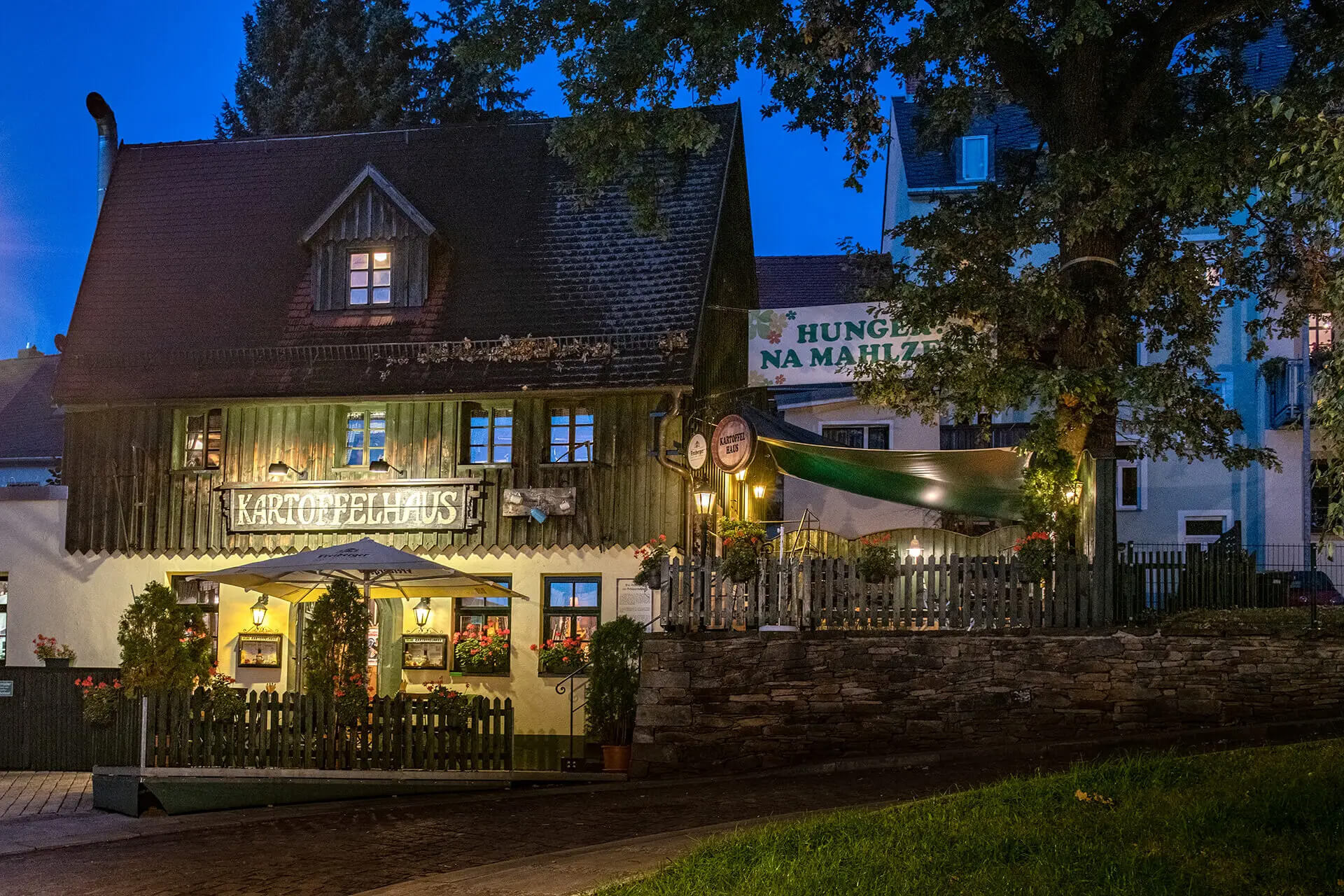 Kartoffelhaus Freiberg im Abendlicht
